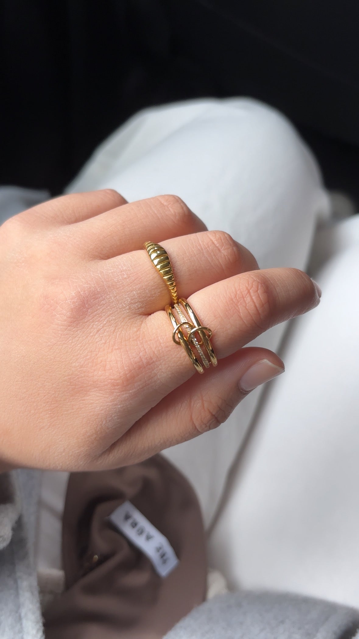 Zeenah Ribbed Signet