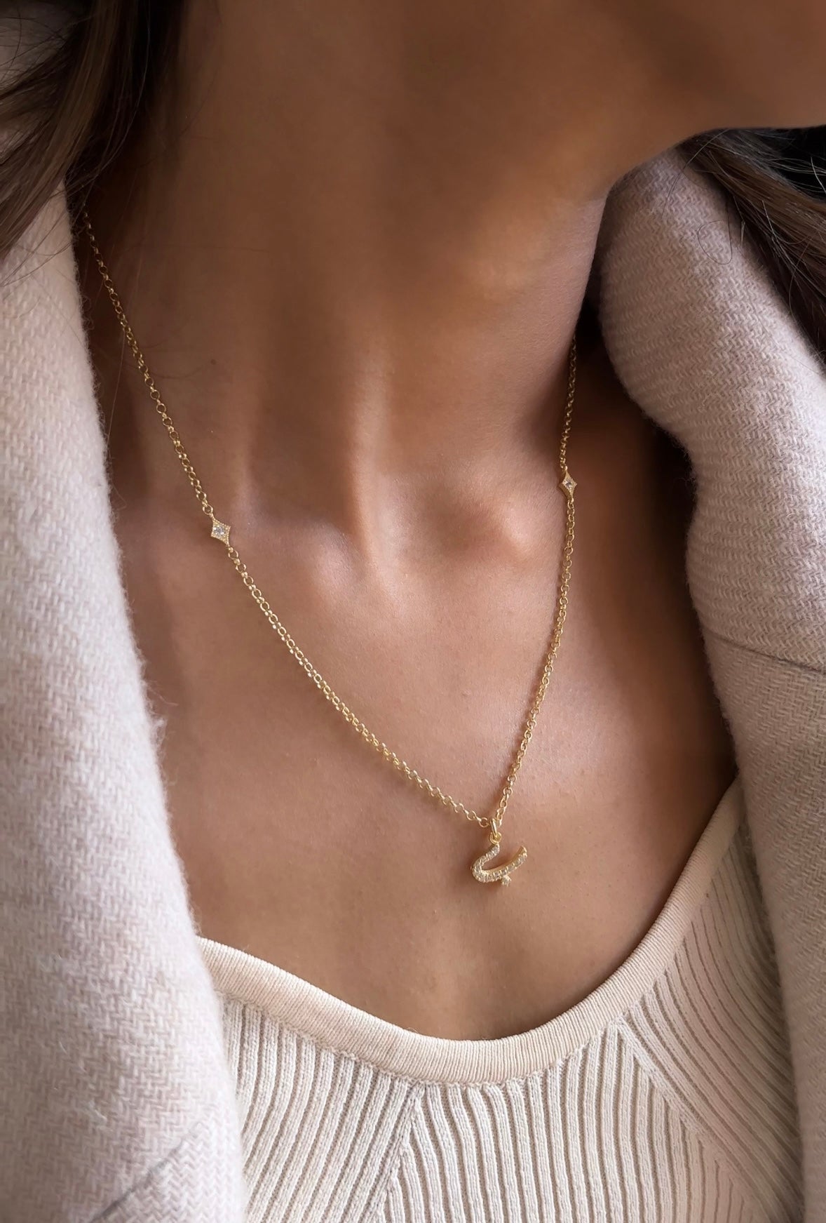 Azra: Arabic initial necklace - عذراء