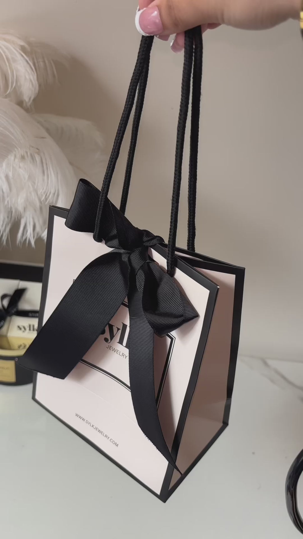 Azra: Arabic initial necklace - عذراء